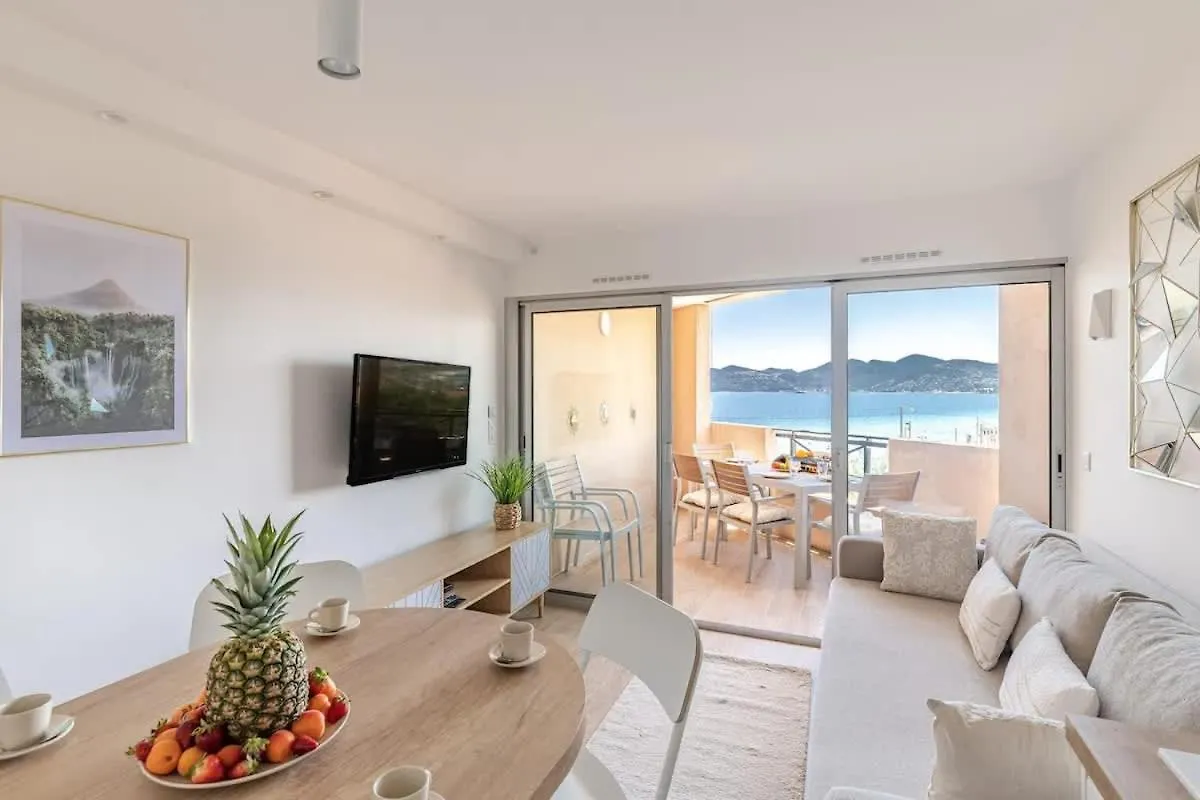 Kontakt z Le Cannes Beach 496